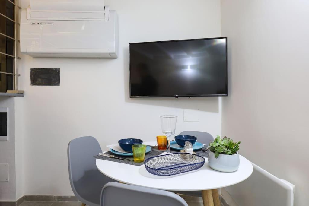 Cozy Loft Navigli, Close To Duomo And Bocconi - Italy Flat Vacation Milánó Kültér fotó