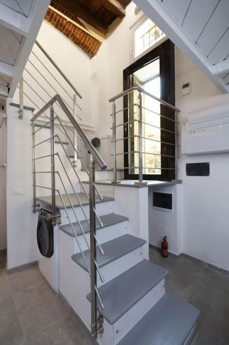 Cozy Loft Navigli, Close To Duomo And Bocconi - Italy Flat Vacation Milánó Kültér fotó