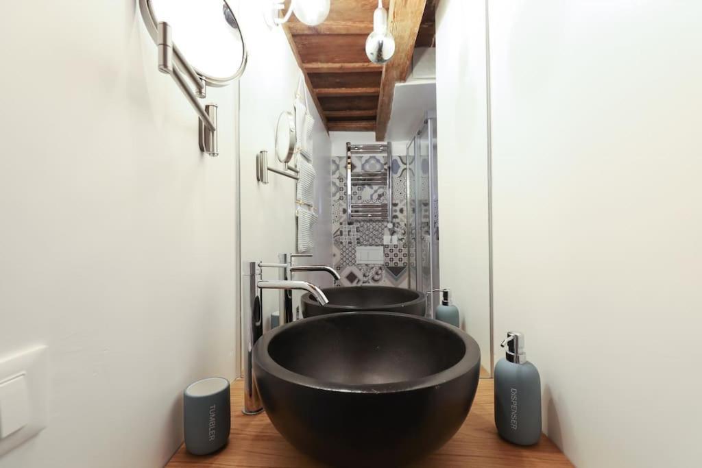 Cozy Loft Navigli, Close To Duomo And Bocconi - Italy Flat Vacation Milánó Kültér fotó