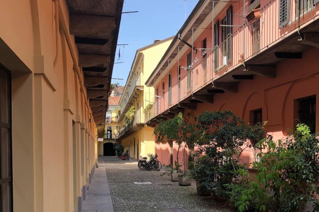 Cozy Loft Navigli, Close To Duomo And Bocconi - Italy Flat Vacation Milánó Kültér fotó